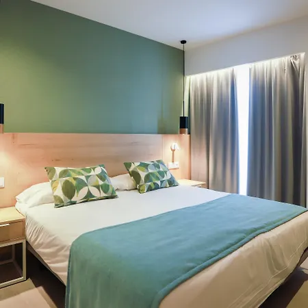 فندق Seasun Aniram 4*